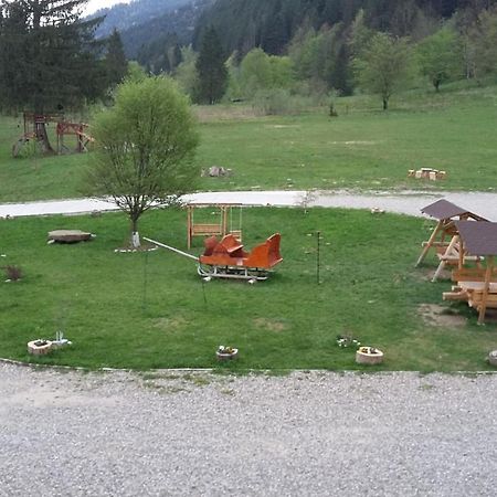 Pensiunea Poiana Soarelui Brates Bagian luar foto
