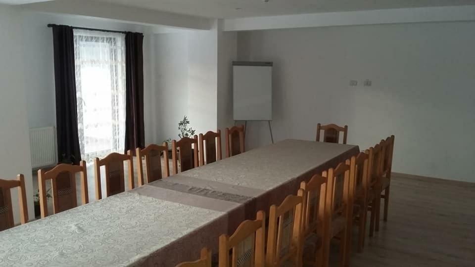 Pensiunea Poiana Soarelui Brates Bagian luar foto
