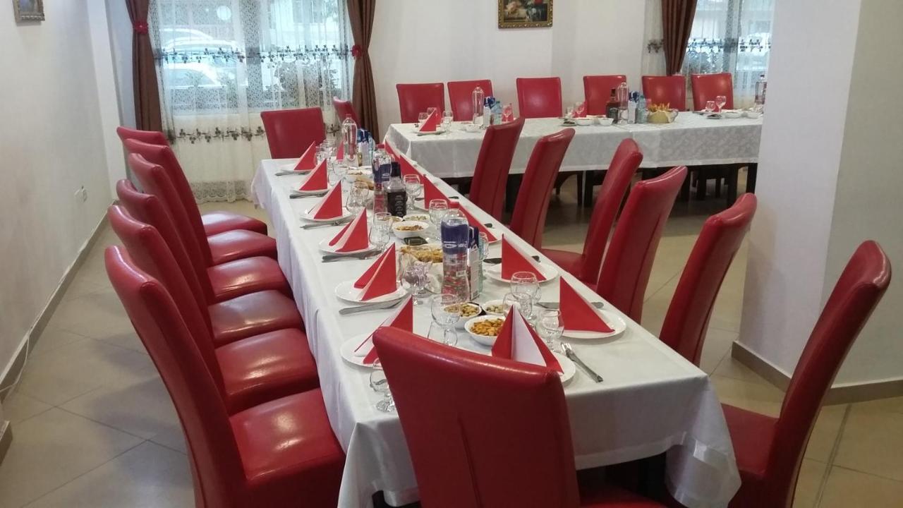 Pensiunea Poiana Soarelui Brates Bagian luar foto